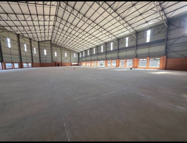 2,199M² WAREHOUSE TO LET IN CROWN